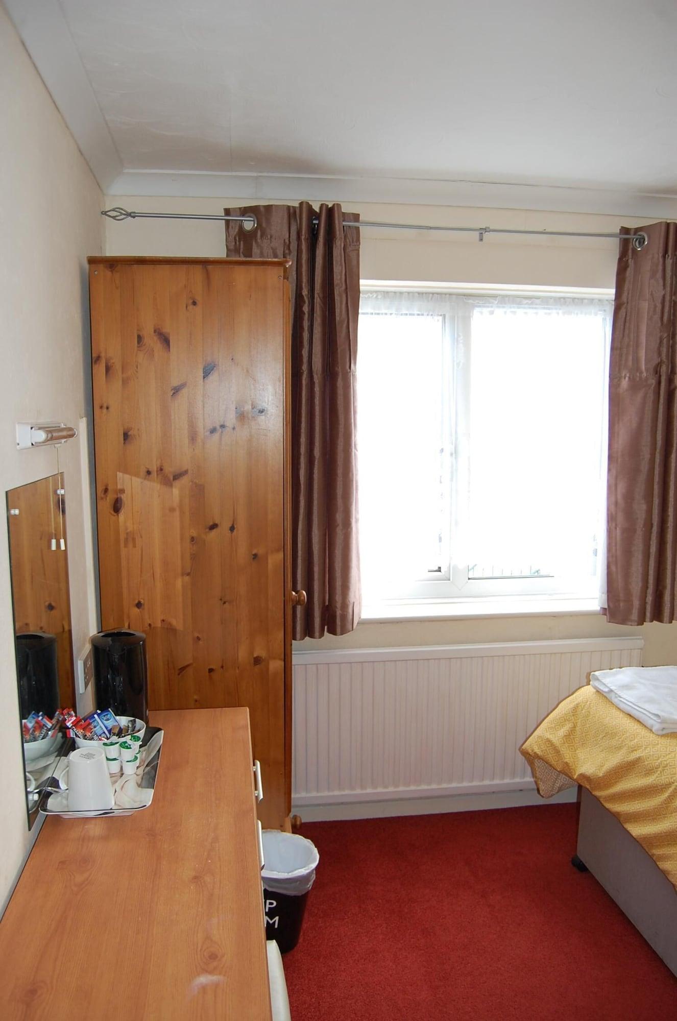 Weatherbury Hotel 2*